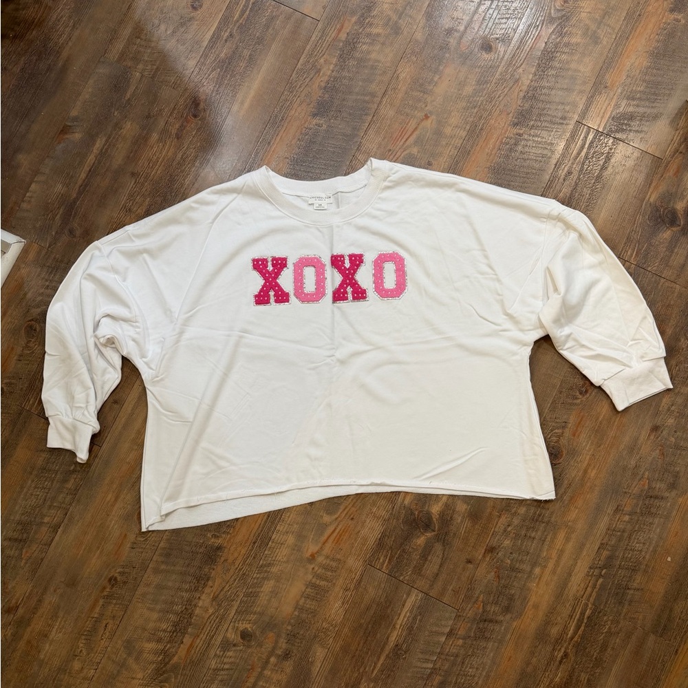 Chic Soul White Sweatshirt with Pink XOXO